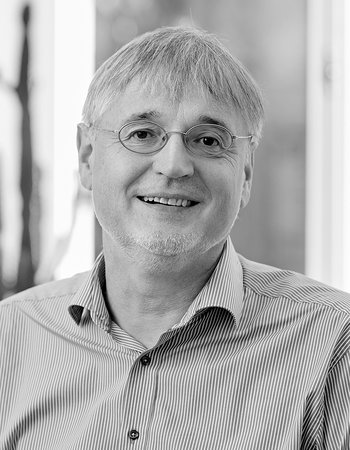 Dr. Norbert Winnige