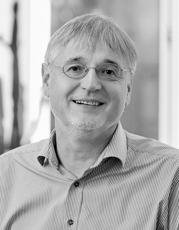 Dr. Norbert Winnige
