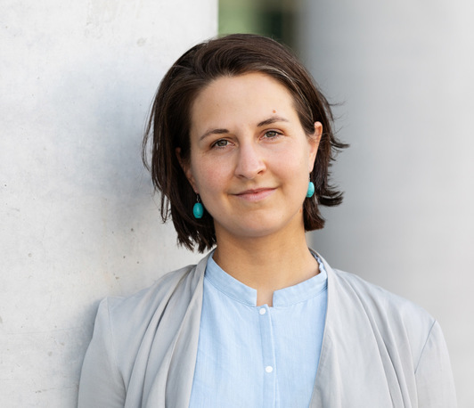 ALUMNI HOUR | Dana Schmalz (MPI for Comparative Public Law and International Law, Heidelberg): “Writing about migration in troubled times: academic projects and public interventions"